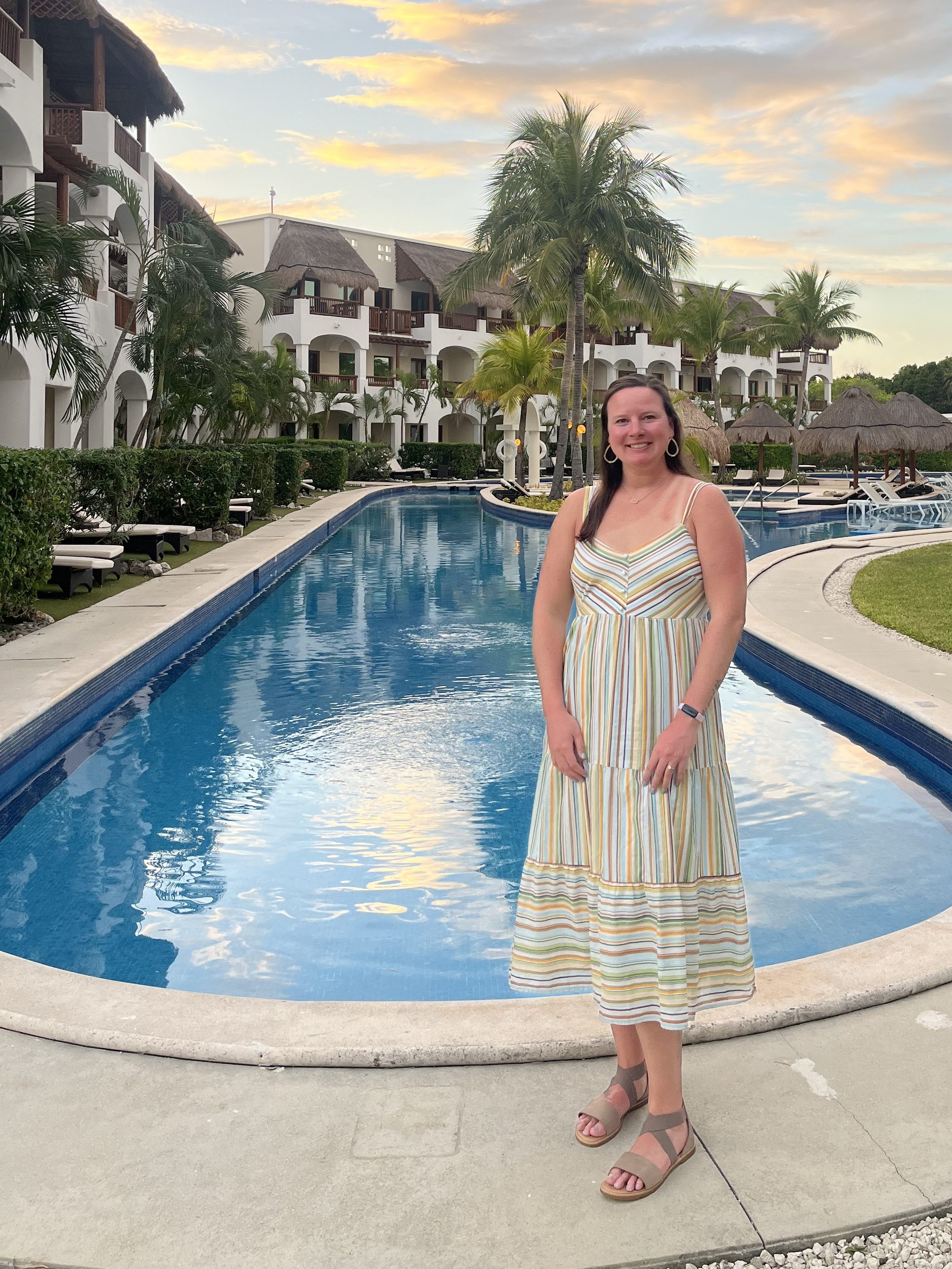 valentin imperial riviera maya golden pool
